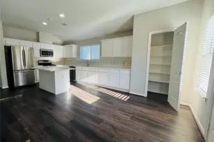 9530 Flying Eagle Ct, Houston, TX 77083 - Photo 8