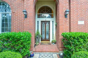 12306 S Shadow Cove Dr, Houston, TX 77082 - Photo 2