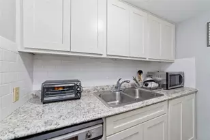 7520 Hornwood Dr 207W, Houston, TX 77036 - Photo 12