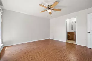 328 S 2nd St, Alvin, TX 77511 - Photo 8