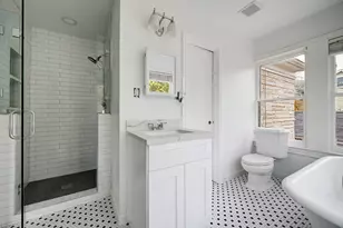 827 Le Green St, Houston, TX 77008 - Photo 14