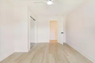 7637 Bellingham Dr, Houston, TX 77028 - Photo 16