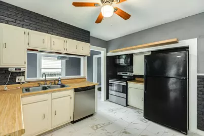 405 13th Avenue N, Texas City, TX 77590 - Photo 8