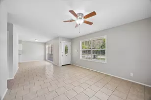 10214 Torrington Ln, Houston, TX 77075 - Photo 8