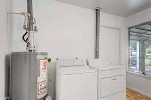 2000 E Fayle St, Baytown, TX 77520 - Photo 26