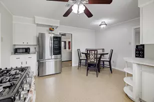 2000 E Fayle St, Baytown, TX 77520 - Photo 14