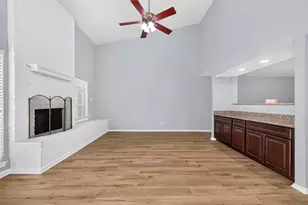 880 Tully Rd, Houston, TX 77079 - Photo 16