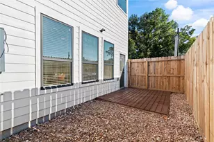 864 Rachel St, Houston, TX 77091 - Photo 18
