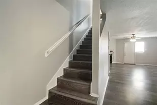 8704 Victorian Village Dr, Houston, TX 77071 - Photo 12