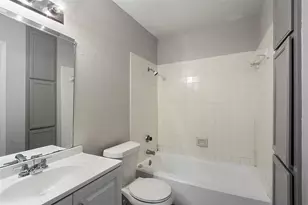 8704 Victorian Village Dr, Houston, TX 77071 - Photo 18