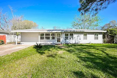 804 23rd Avenue N, Texas City, TX 77590 - Photo 2
