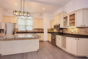 110 E Detering St, Houston, TX 77007 - Photo 6
