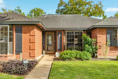 204 Sugar Cane Trace, Lake Jackson, TX 77566 - Photo 6