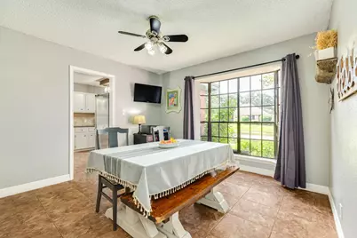 204 Sugar Cane Trace, Lake Jackson, TX 77566 - Photo 16