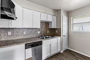 6414 Heatherbloom Dr, Houston, TX 77085 - Photo 12