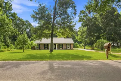 18813 Woodridge Drive, Conroe, TX 77302 - Photo 2
