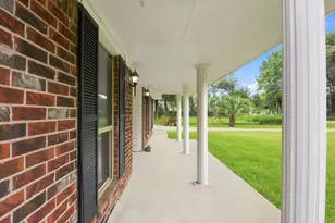 18813 Woodridge Dr, Conroe, TX 77302 - Photo 8