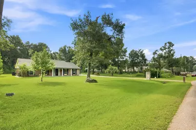 18813 Woodridge Drive, Conroe, TX 77302 - Photo 4