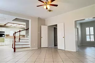 6926 Hearthside Dr, Sugar Land, TX 77479 - Photo 10