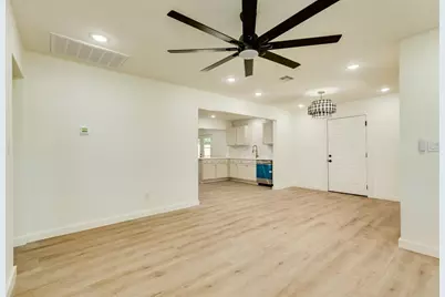 501 Elm Street, Lake Jackson, TX 77566 - Photo 10