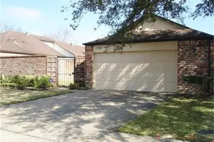 1922 Chattaroy Pl, Sugar Land, TX 77478 - Photo 2