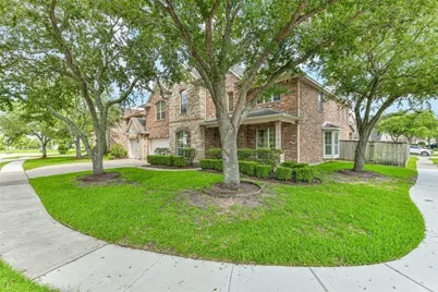 12206 Bell Creek Drive, Pearland, TX 77584 - Photo 2