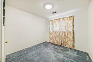 1338 Spillers Ln, Houston, TX 77043 - Photo 8