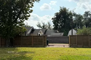 6109 N Main St, Houston, TX 77008 - Photo 16