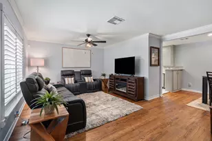 1214 W 31st St, Houston, TX 77018 - Photo 2