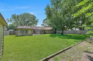 1312 Osborne Dr, Friendswood, TX 77546 - Photo 28