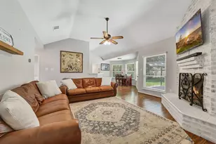 1312 Osborne Dr, Friendswood, TX 77546 - Photo 6