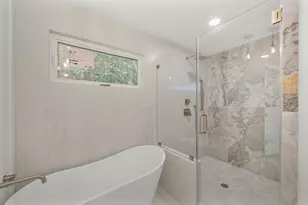9313 Livernois Rd, Houston, TX 77080 - Photo 18
