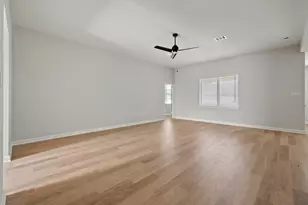3026 Banyan Dr, Texas City, TX 77510 - Photo 4
