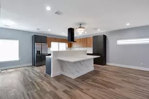 3027 Clinton Dr, Houston, TX 77020 - Photo 4