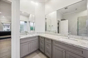 8745 Tollis St, Houston, TX 77055 - Photo 18