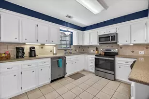 13239 Bluff View Dr, Willis, TX 77318 - Photo 6