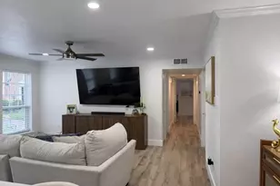 361 N Post Oak Ln, Houston, TX 77024 - Photo 16