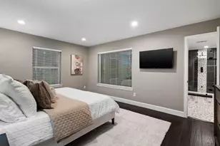2102 Lazybrook Dr, Houston, TX 77008 - Photo 12
