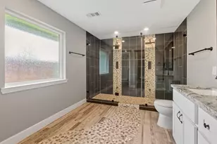 2102 Lazybrook Dr, Houston, TX 77008 - Photo 14