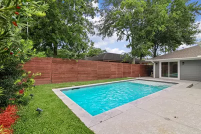 2102 Lazybrook Drive, Houston, TX 77008 - Photo 22