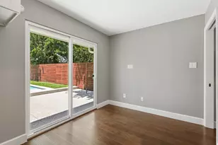 2102 Lazybrook Dr, Houston, TX 77008 - Photo 12