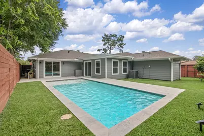 2102 Lazybrook Drive, Houston, TX 77008 - Photo 1
