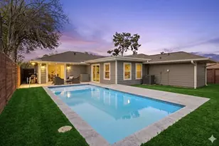 2102 Lazybrook Dr, Houston, TX 77008 - Photo 1