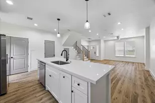 2749 Redrock St, Houston, TX 77088 - Photo 10