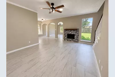 206 Hartwood Court, Sugar Land, TX 77479 - Photo 8