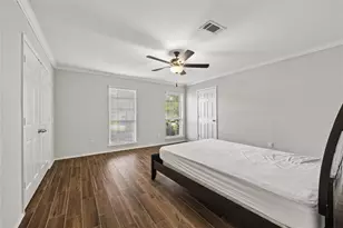 5402 Queensloch Dr, Houston, TX 77096 - Photo 10