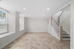 10211 Beekman Pl Dr Dr, Houston, TX 77043 - Photo 8
