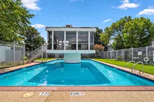 10211 Beekman Pl Dr Dr, Houston, TX 77043 - Photo 32