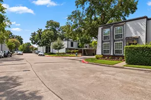 10211 Beekman Pl Dr Dr, Houston, TX 77043 - Photo 4
