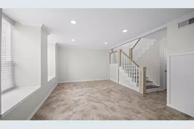 10211 Beekman Place Drive Drive, Houston, TX 77043 - Photo 6